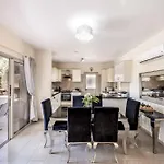 Golden Coral Villa Peyia