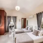 Golden Coral Villa