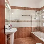 Golden Coral Villa *