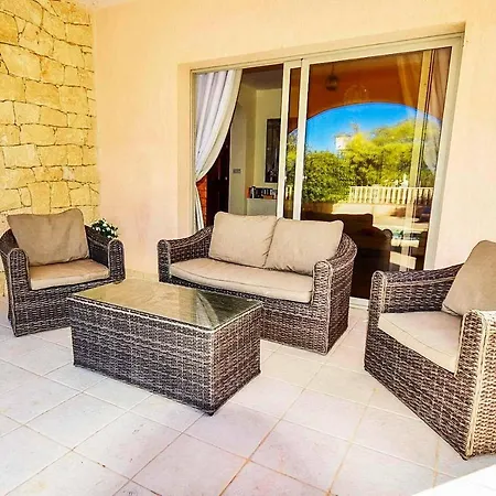 Golden Coral Villa Peyia