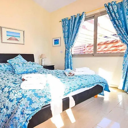 Golden Coral Villa