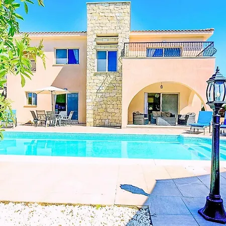 Golden Coral Villa *