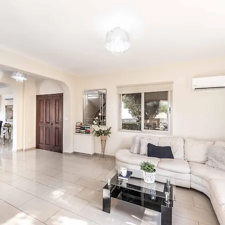 Golden Coral Villa Pegeia