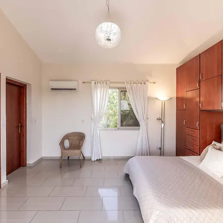 Golden Coral ヴィラ ペイヤ