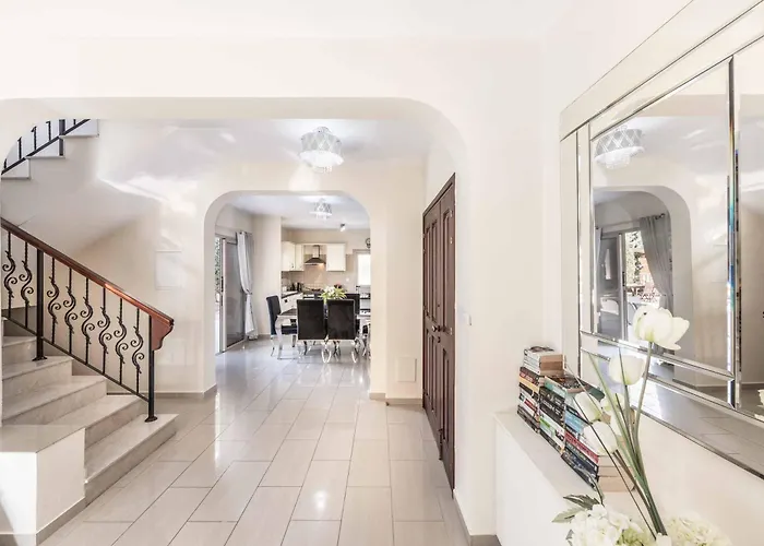 Villa Golden Coral Peyia